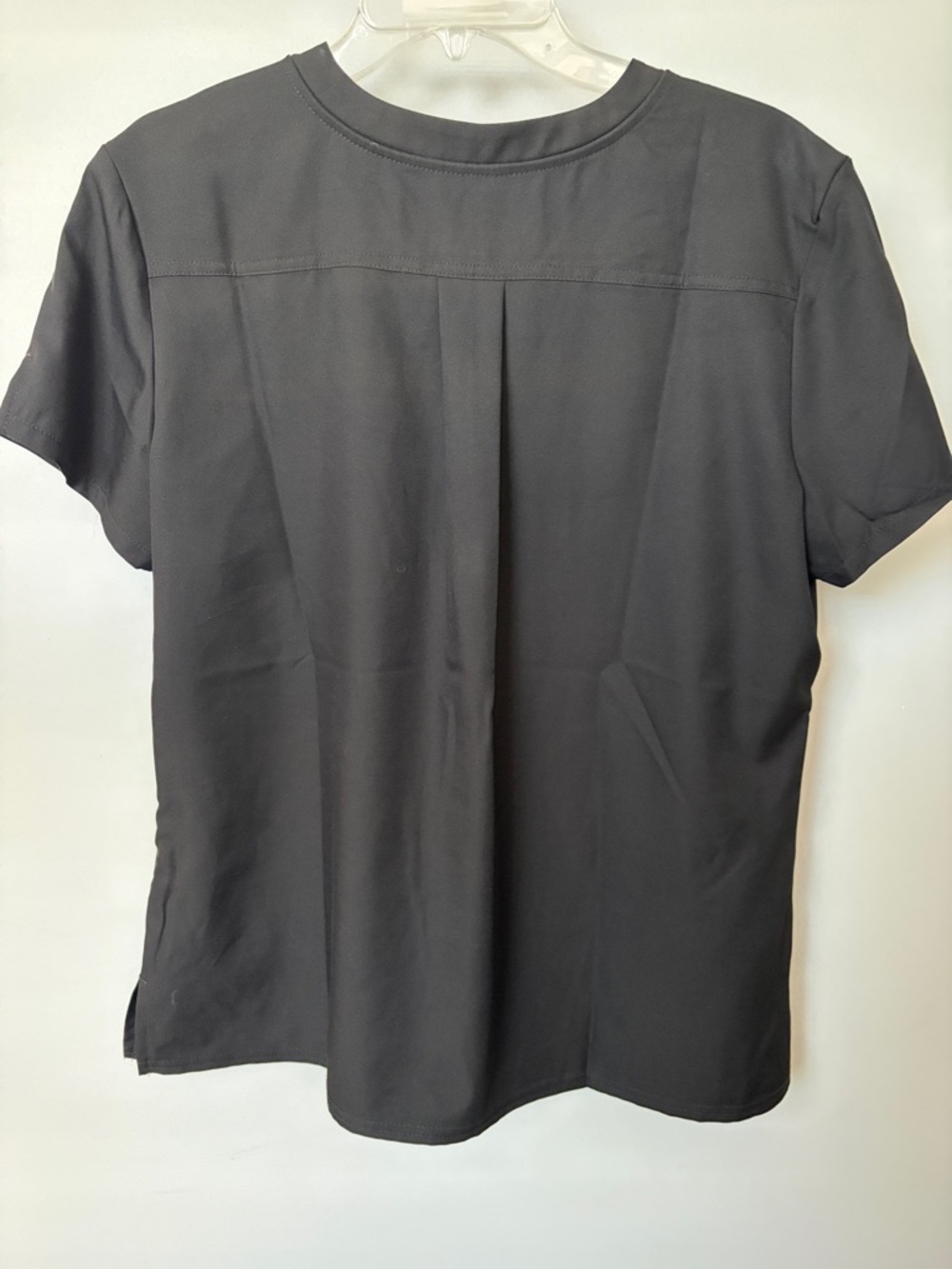 Med Couture Women's Short Sleeve V-Neck Scrub Set in Black - Picture 4 of 7